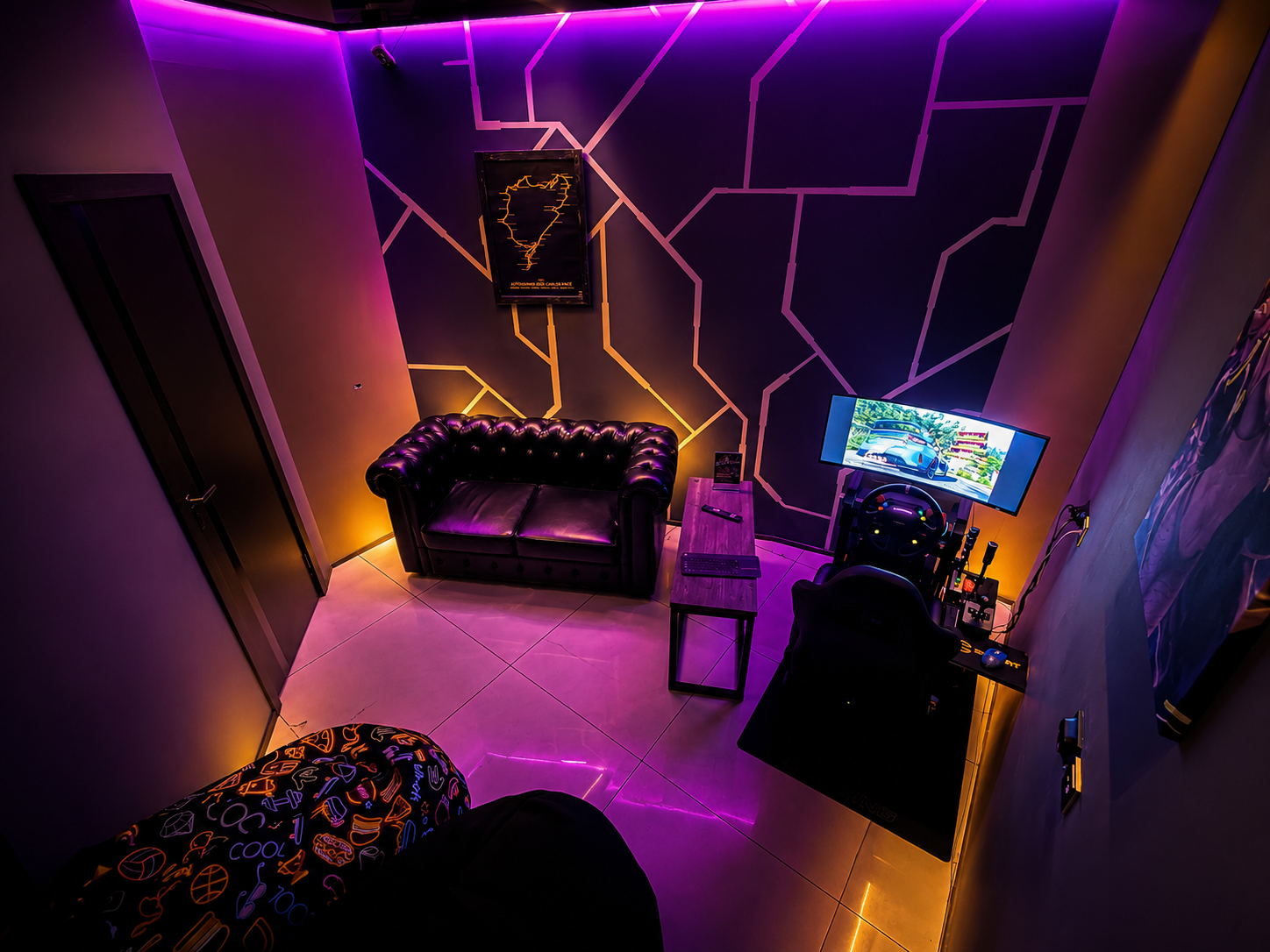 Комната с гоночным симулятором SIM RACING