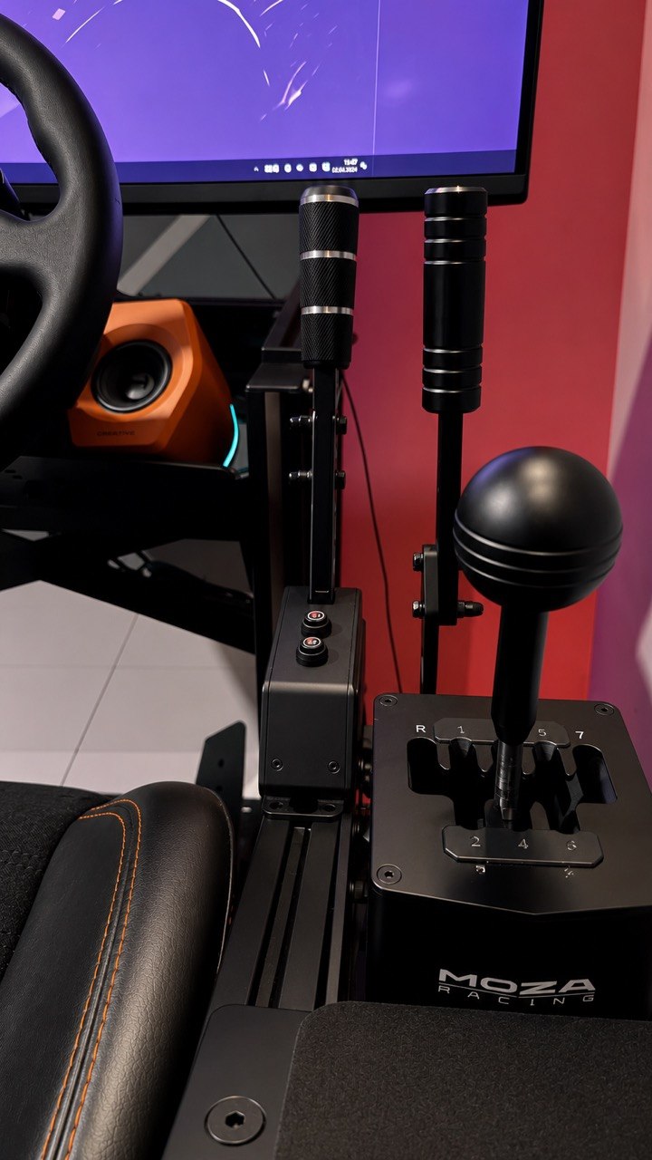 Sim Racing — гоночный симулятор — Panda Lounge